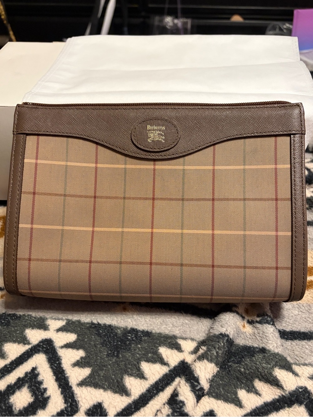 Burberry’s Vintage EUC Beige and Brown Vintage Nova Check Clutch toiletry Bag